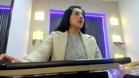Stefania online show from 01-22-25, 02:35