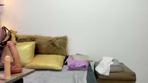Stefania online show from 01-23-25, 08:35