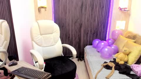 Stefania online show from 01-24-25, 08:00