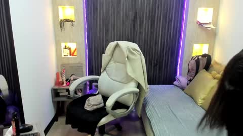 Stefania online show from 01-25-25, 05:08
