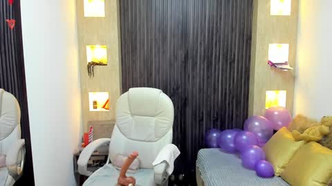 Stefania online show from 01-30-25, 05:49