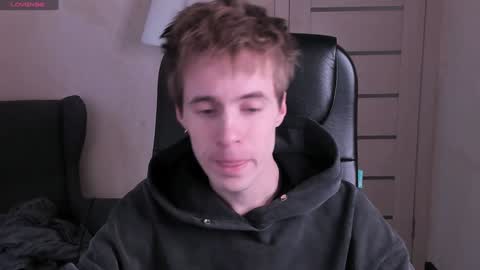 Snapshot of _tokyo_ghoul chatting on 12-04-24, 10:02 _tokyo_ghoul online show from 12-04-24, 10:02