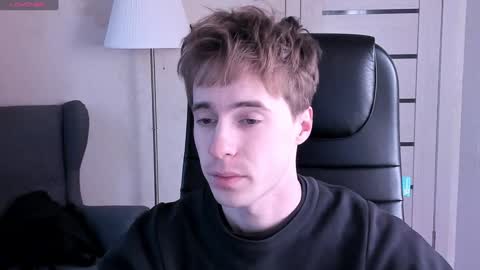 Snapshot of _tokyo_ghoul chatting on 01-05-25, 11:59 _tokyo_ghoul online show from 01-05-25, 11:59