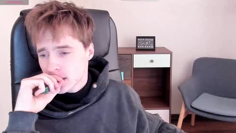 Snapshot of _tokyo_ghoul chatting on 01-10-25, 05:15 _tokyo_ghoul online show from 01-10-25, 05:15