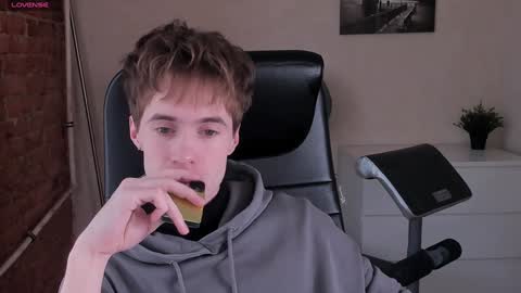 Snapshot of _tokyo_ghoul chatting on 01-17-25, 10:11 _tokyo_ghoul online show from 01-17-25, 10:11