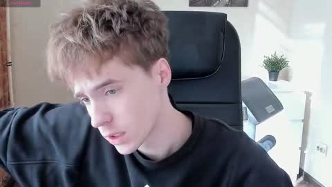 Snapshot of _tokyo_ghoul chatting on 03-09-25, 10:08 _tokyo_ghoul online show from 03-09-25, 10:08