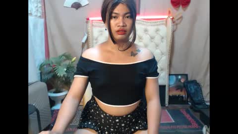 Snapshot of _urmorena_ chatting on 10-06-25, 11:07 _urmorena_ online show from 10-06-25, 11:07