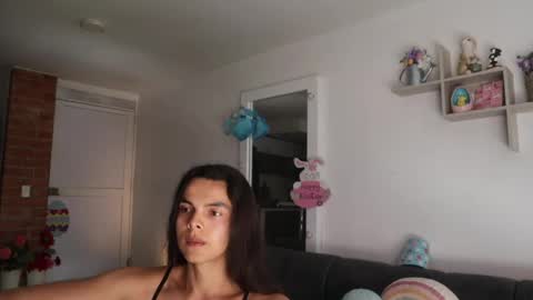 Anastasia Vahos online show from 04-17-26, 05:16
