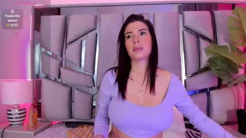 _valeria_saenz_ online show from 10-13-25, 03:39