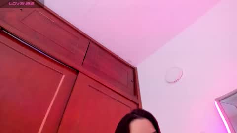 _valeria_saenz_ online show from 11-10-25, 02:21