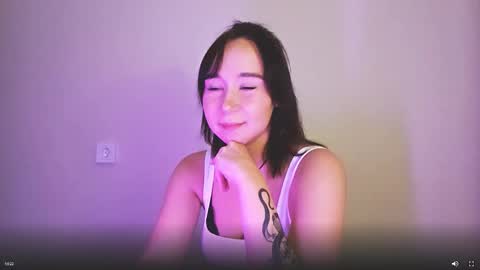 Snapshot of _velvetvibe_ chatting on 09-17-25, 07:37 Mia online show from 09-17-25, 07:37