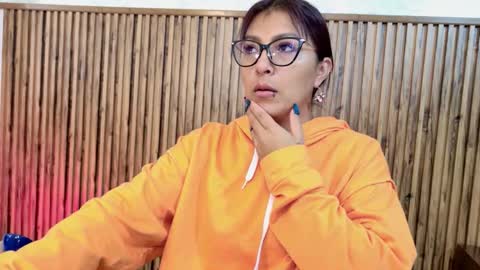 Veronica online show from 12-19-25, 12:56