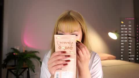 Viola online show from 11-09-25, 03:54