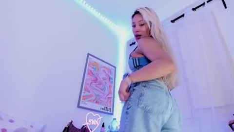 Snapshot of _viioletweekend_ chatting on 02-26-25, 09:16 online show from 02-26-25, 09:16