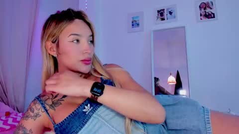 Snapshot of _viioletweekend_ chatting on 01-15-26, 09:51 online show from 01-15-26, 09:51