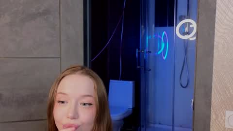 Violet online show from 02-05-25, 11:28