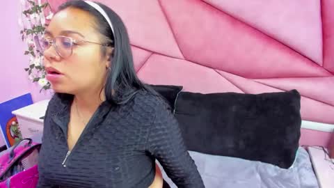 _violeta_18 online show from 09-15-25, 03:28