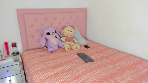 Snapshot of _violetadulce chatting on 10-04-25, 12:52 Violeta online show from 10-04-25, 12:52