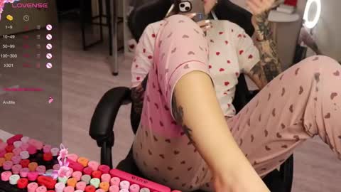 Alis online show from 10-28-25, 07:01