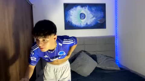 Snapshot of _walker007 chatting on 12-21-24, 09:23 Aron Walker online show from 12-21-24, 09:23