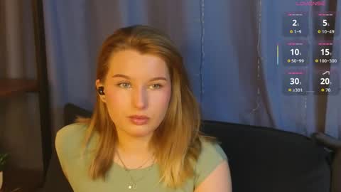 _watchmesmile_ online show from 05-13-26, 04:54