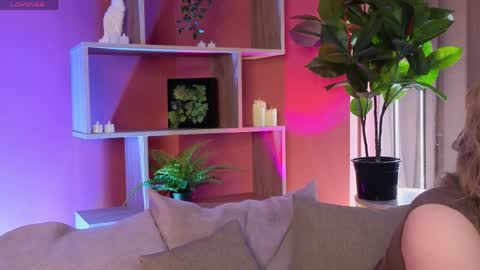 _watchmesmile_ online show from 05-20-26, 03:45