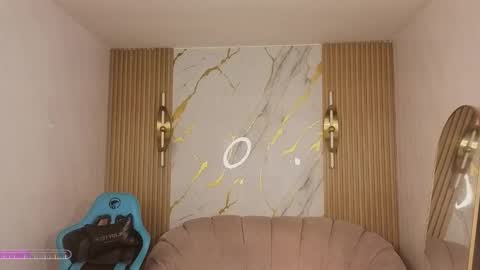 Snapshot of _wendy_b chatting on 11-09-25, 12:36 wendy online show from 11-09-25, 12:36