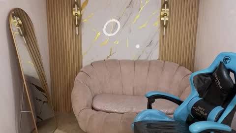 Snapshot of _wendy_b chatting on 11-12-25, 02:56 wendy online show from 11-12-25, 02:56