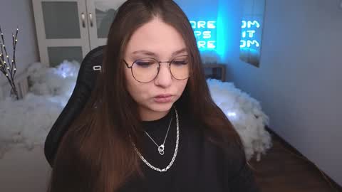 Wendy online show from 12-17-24, 01:38