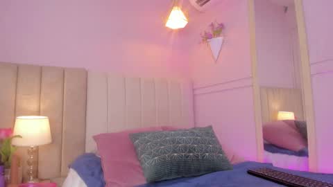 Snapshot of _wendy_x chatting on 09-26-25, 11:47 _wendy_x online show from 09-26-25, 11:47
