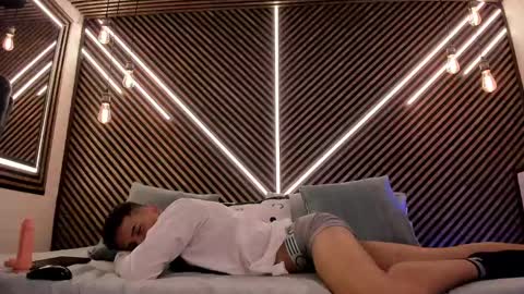 Snapshot of _white_fox_ chatting on 02-12-25, 05:58 white fox online show from 02-12-25, 05:58