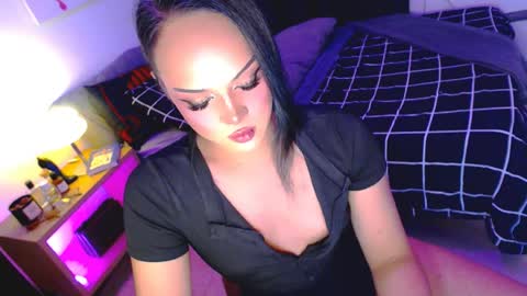 Sofie online show from 07-28-26, 04:05