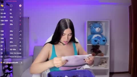 Luisa  online show from 05-12-26, 06:32
