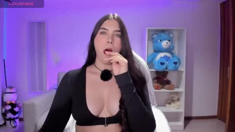 Luisa  online show from 06-04-26, 05:35