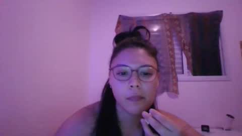 Snapshot of _youme chatting on 09-11-25, 01:17 _youme online show from 09-11-25, 01:17