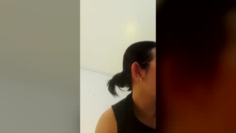 Snapshot of _your_little_nut chatting on 06-11-26, 06:28 Macca and Ana online show from 06-11-26, 06:28