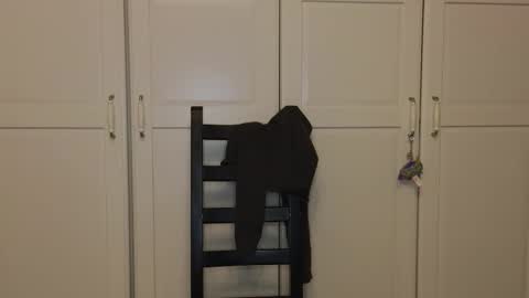 Niki online show from 10-31-25, 10:00