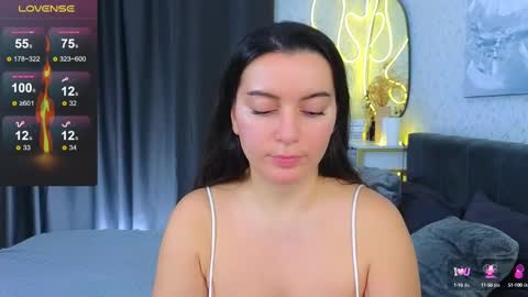 Snapshot of _your_sweetdream chatting on 02-25-25, 08:25 Jasmine online show from 02-25-25, 08:25