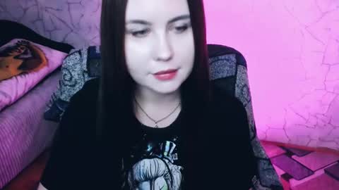 Mia online show from 10-20-25, 07:36