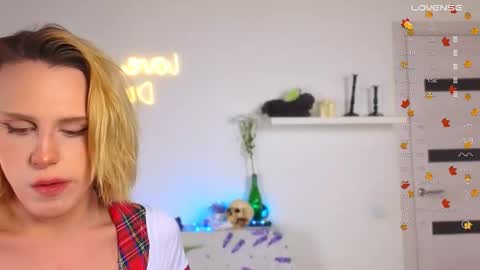 LITTLE FOX online show from 10-30-25, 02:18