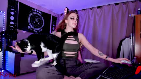 Snapshot of _yourwetdreams_ chatting on 12-15-24, 03:13 Roxy online show from 12-15-24, 03:13