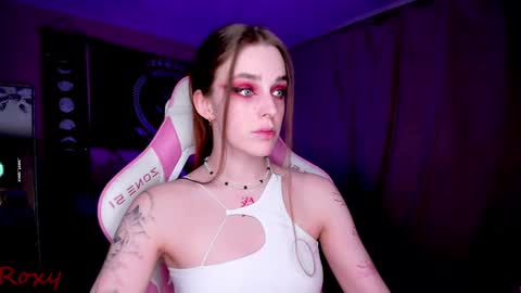 Snapshot of _yourwetdreams_ chatting on 02-16-25, 09:59 Roxy online show from 02-16-25, 09:59