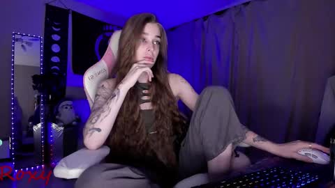 Snapshot of _yourwetdreams_ chatting on 09-13-25, 11:48 Roxy online show from 09-13-25, 11:48