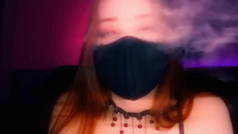 Snapshot of _yourwetdreams_ chatting on 11-19-25, 03:06 Roxy online show from 11-19-25, 03:06