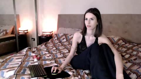 Nicole  Thomas  Dave online show from 05-21-26, 05:09