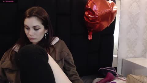 Yuyi online show from 02-16-25, 02:21