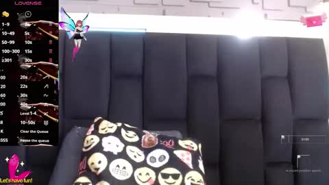 Yuyi online show from 09-17-25, 12:40