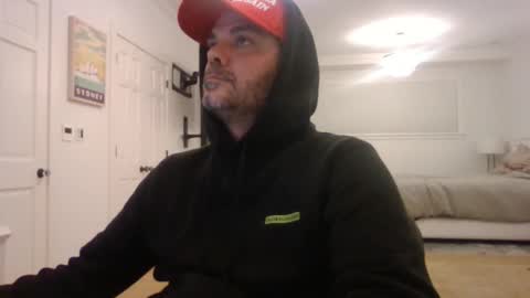 Snapshot of _zeus____ chatting on 01-12-25, 01:11 Zeus online show from 01-12-25, 01:11