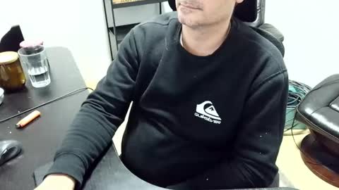 Snapshot of _zeus____ chatting on 11-20-25, 04:23 Zeus online show from 11-20-25, 04:23