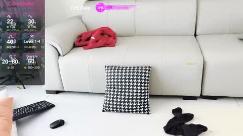 _zizi_ online show from 01-01-25, 05:11